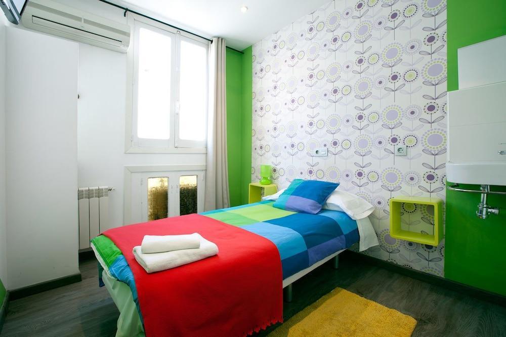 Hostal Abril Madrid Exteriör bild