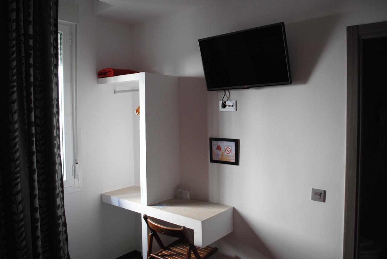 Hostal Abril Madrid Exteriör bild