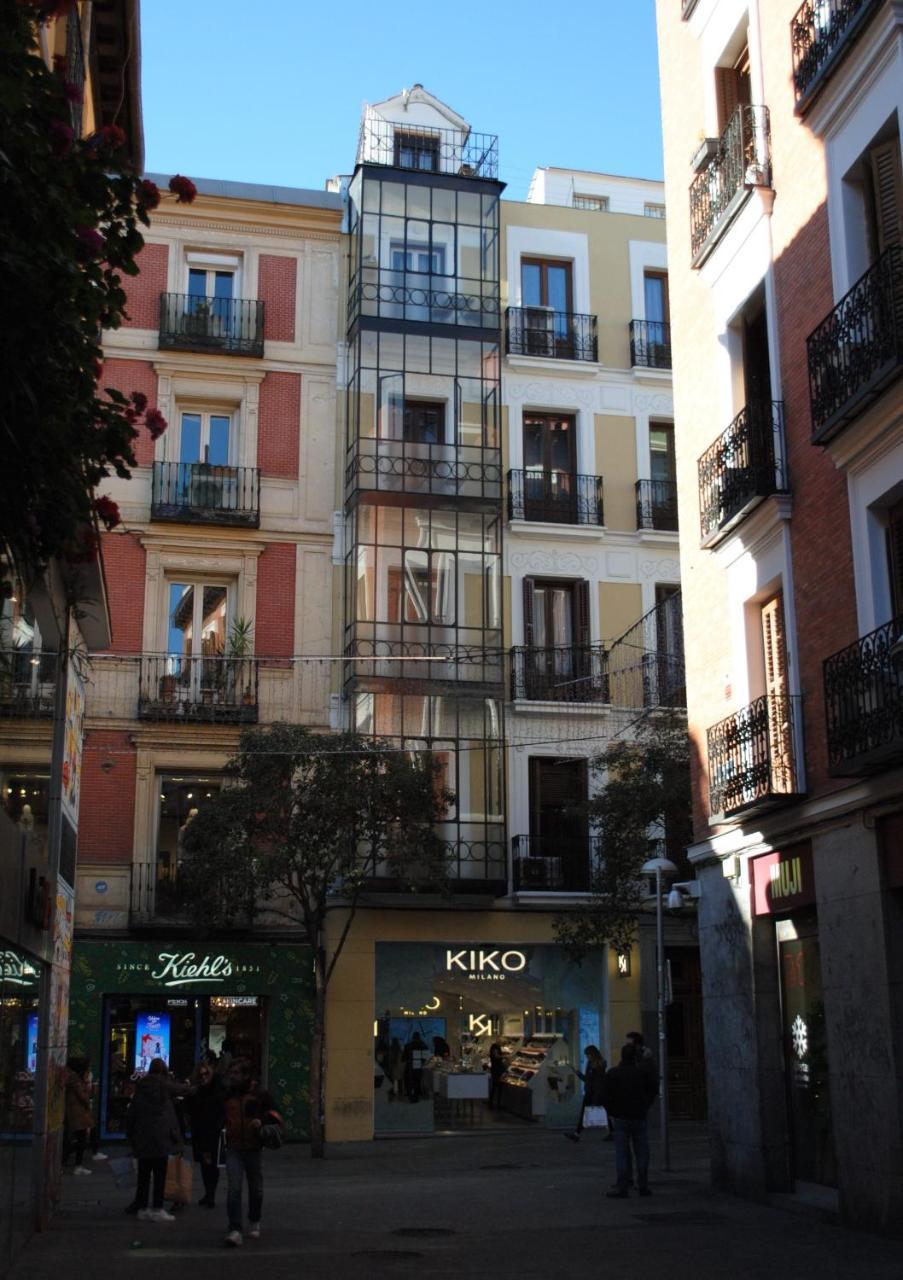 Hostal Abril Madrid Exteriör bild